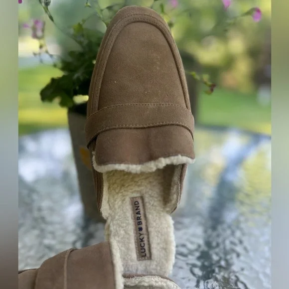 NWOT-Lucky Brand Brown Suede Loafers with Shearling-size 10 - Picture 2 of 5